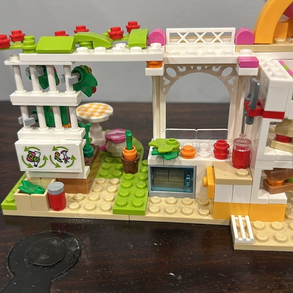 LEGO Heartland City Organic Cafe #41444 - Picture 8 of 13